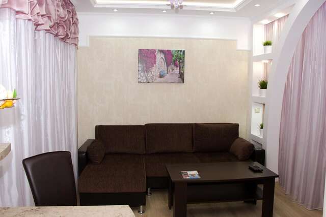 Апартаменты Apartment on "MirGorod"  Брест-12